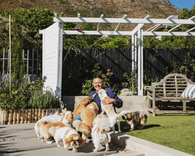 House Clark garden with dogs