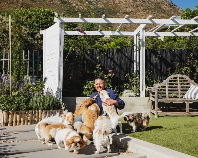 House Clark garden with dogs